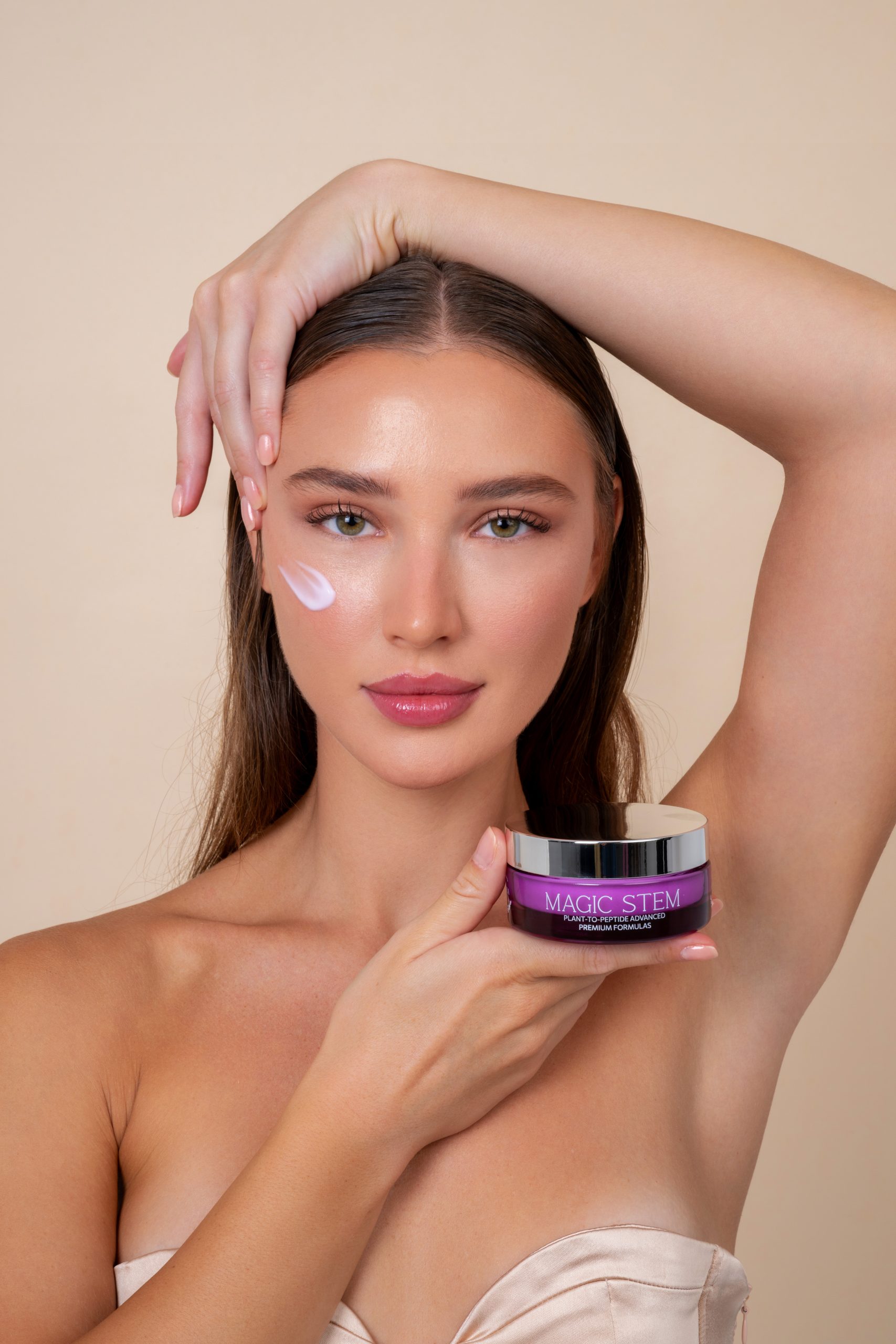 MAGIC-STEM-2-scaled AURORA Magic Stem, Plant To Peptide Cream, 70ml - Image 3